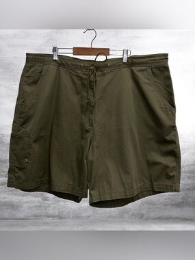 Avenue Plus Size Olive Green Cargo Utility Shorts Drawstring Waist Size 24